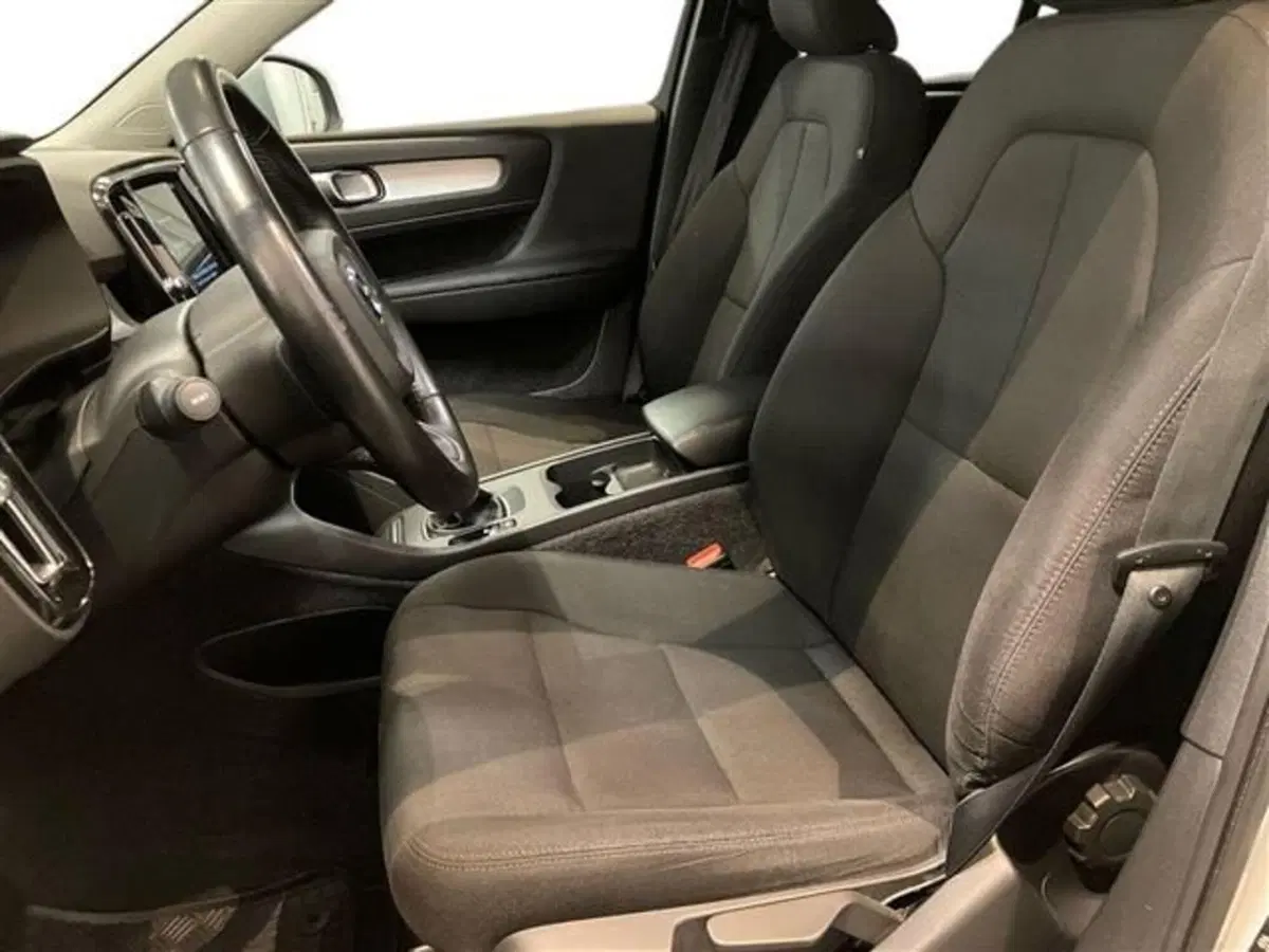 Volvo XC40 usata a Como (11)