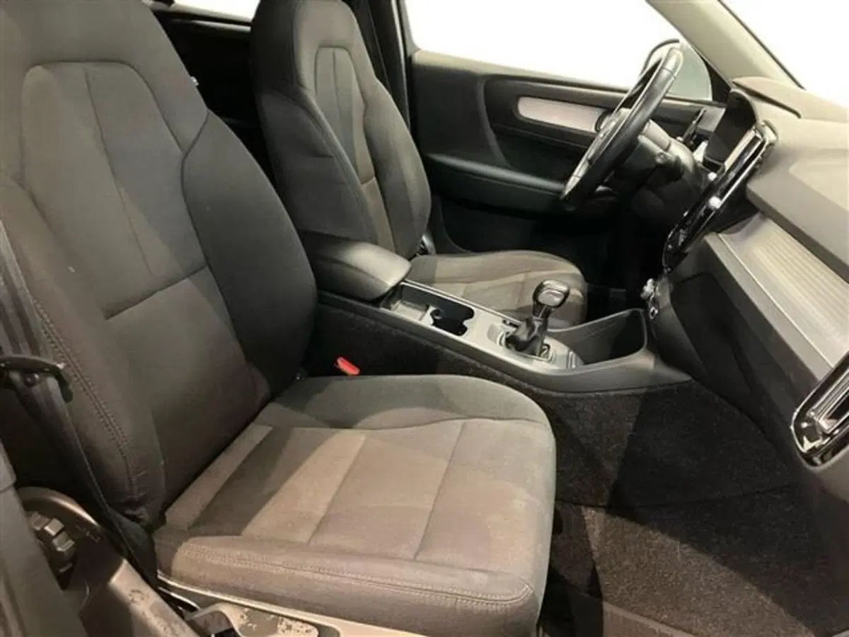 Volvo XC40 usata a Como (12)