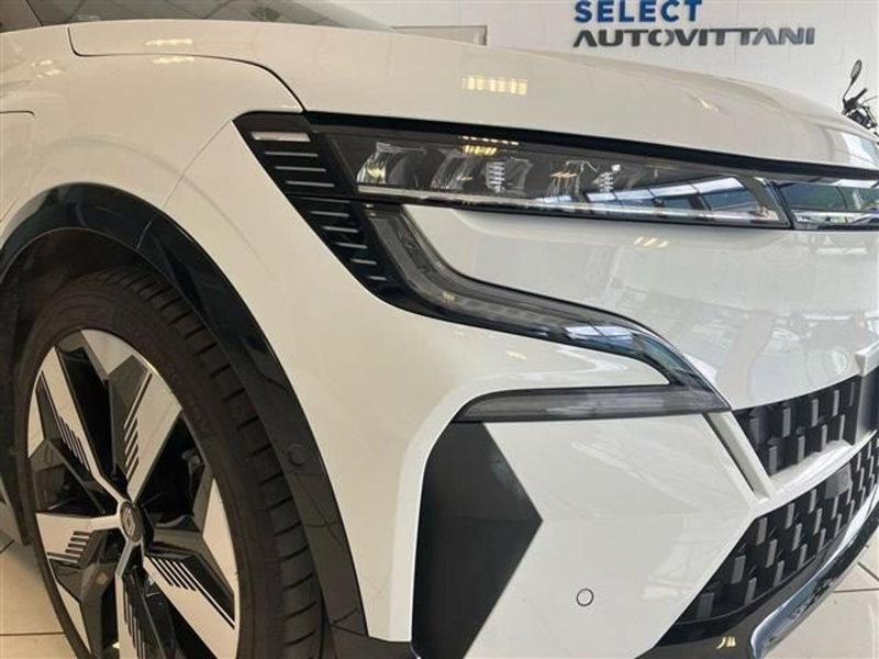 Renault Megane E-Tech Electric usata a Como (7)