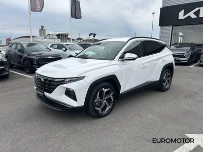 Hyundai Tucson 1.6 hev Exellence 2wd auto del 2023 usata a Modugno