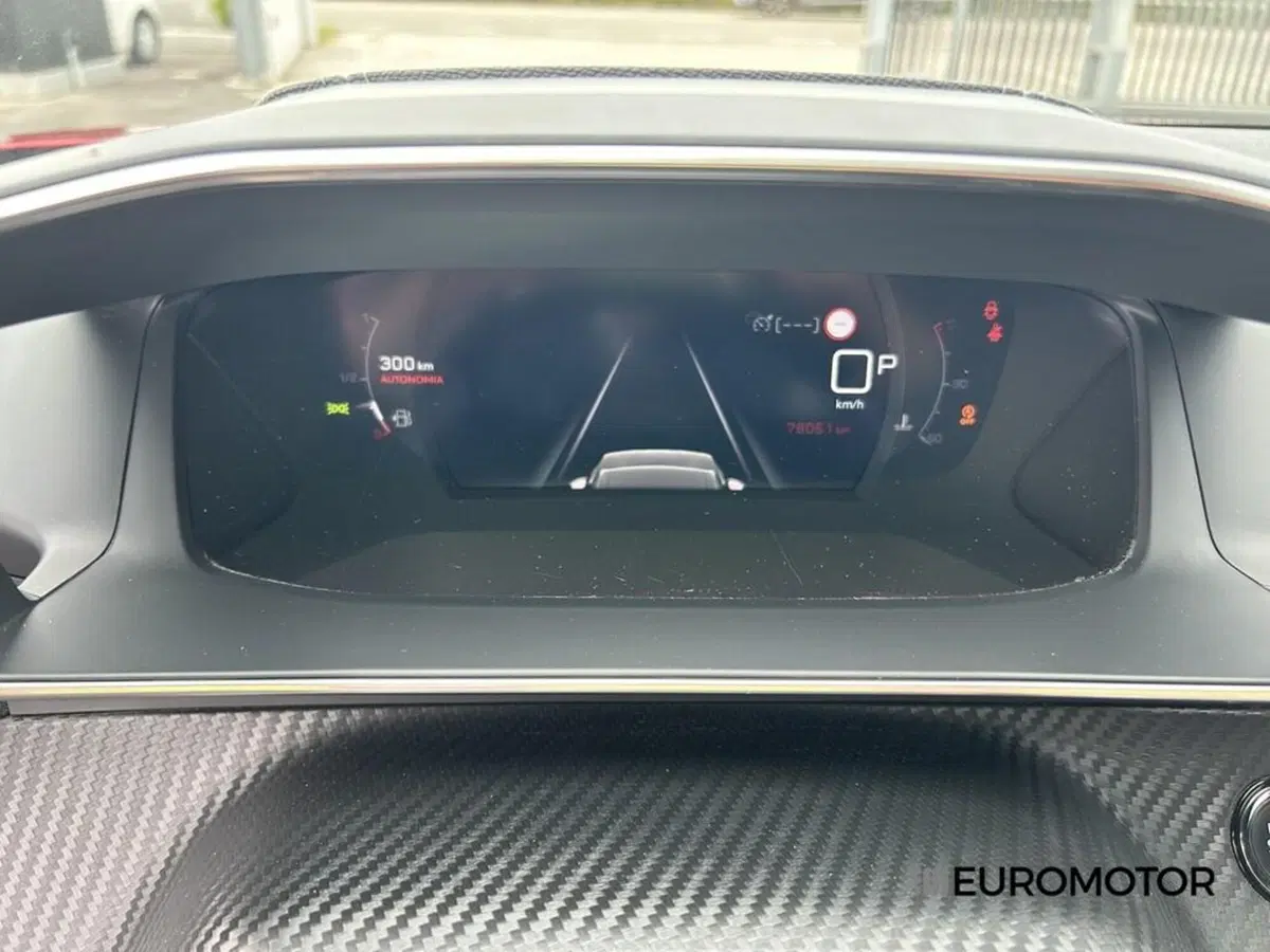 Peugeot 2008 usata a Bari (15)
