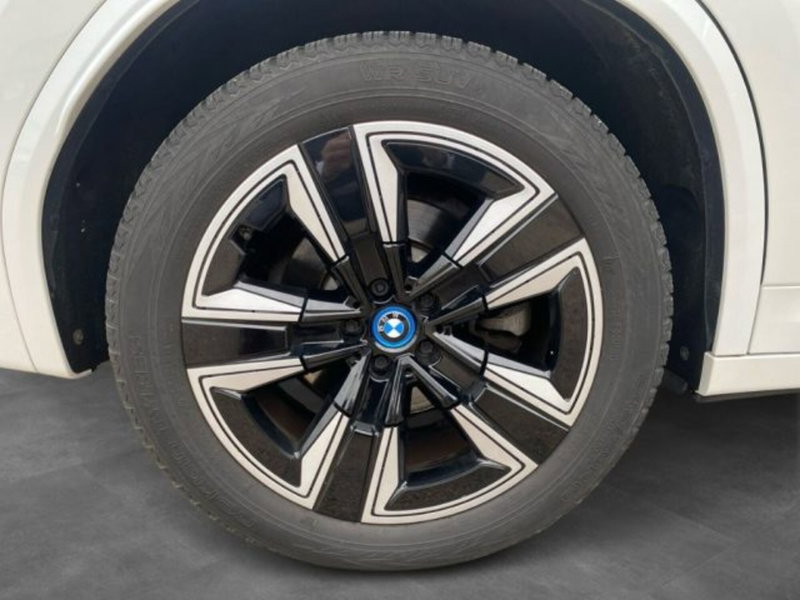 BMW iX3 usata a Lecce (10)