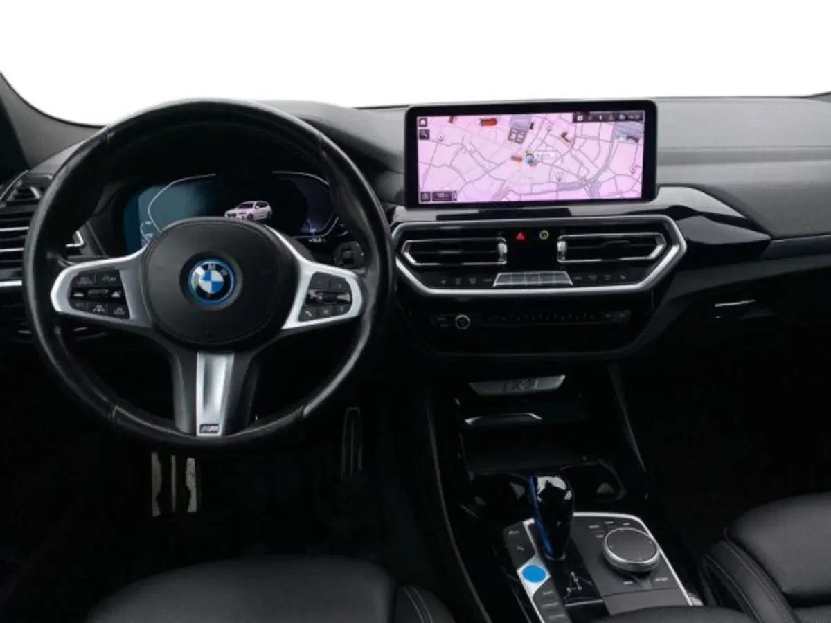 BMW iX3 usata a Lecce (11)