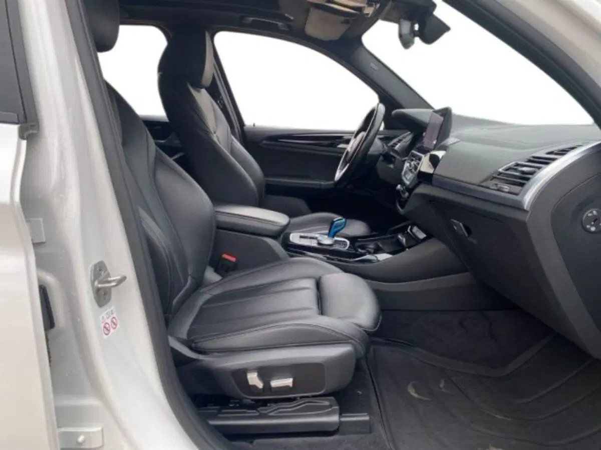 BMW iX3 usata a Lecce (17)
