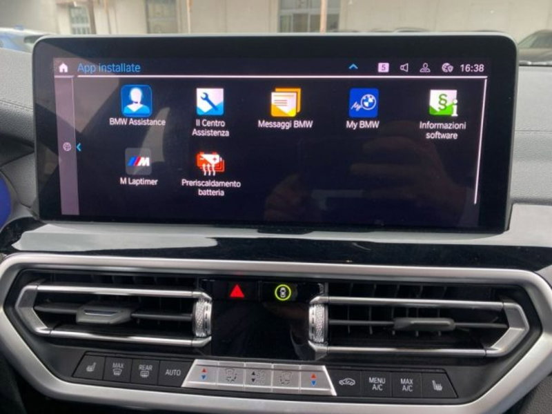 BMW iX3 usata a Lecce (18)