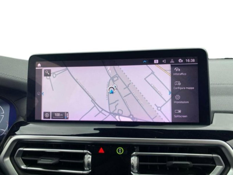 BMW iX3 usata a Lecce (19)
