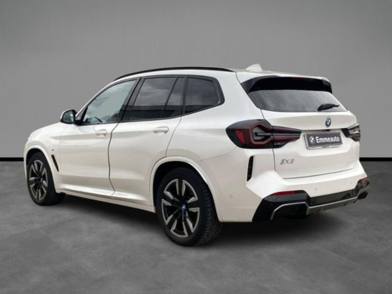 BMW iX3 usata a Lecce (3)