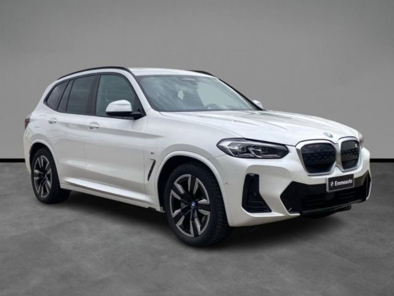 BMW iX3 usata a Lecce (6)