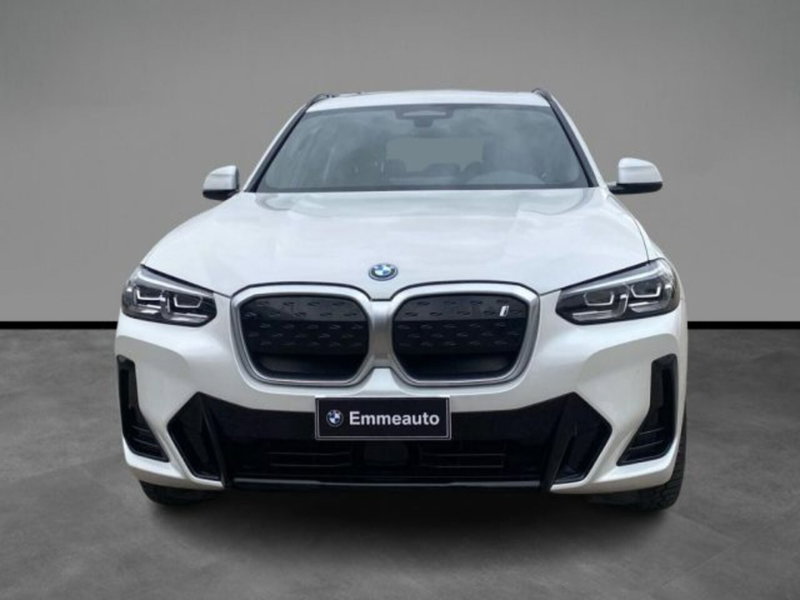 BMW iX3 usata a Lecce (7)