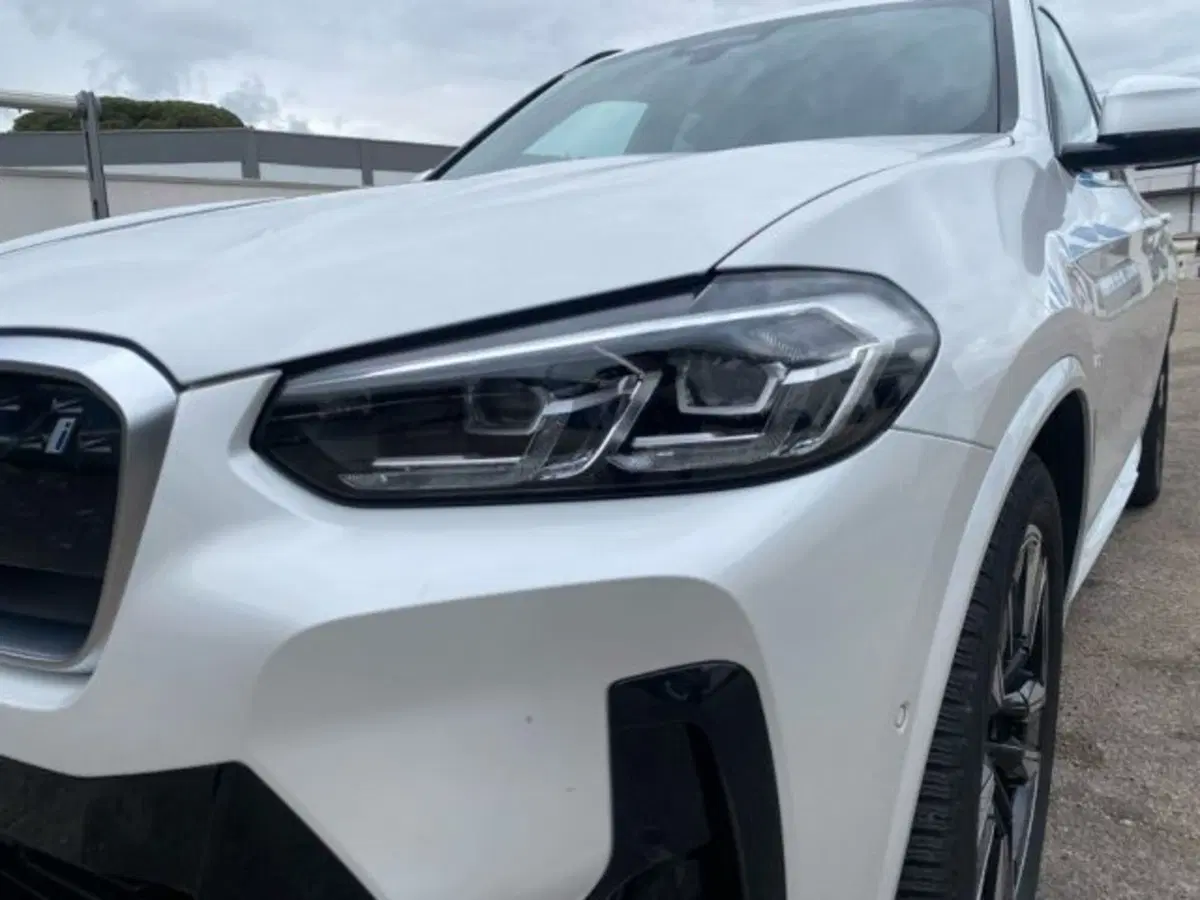 BMW iX3 usata a Lecce (8)