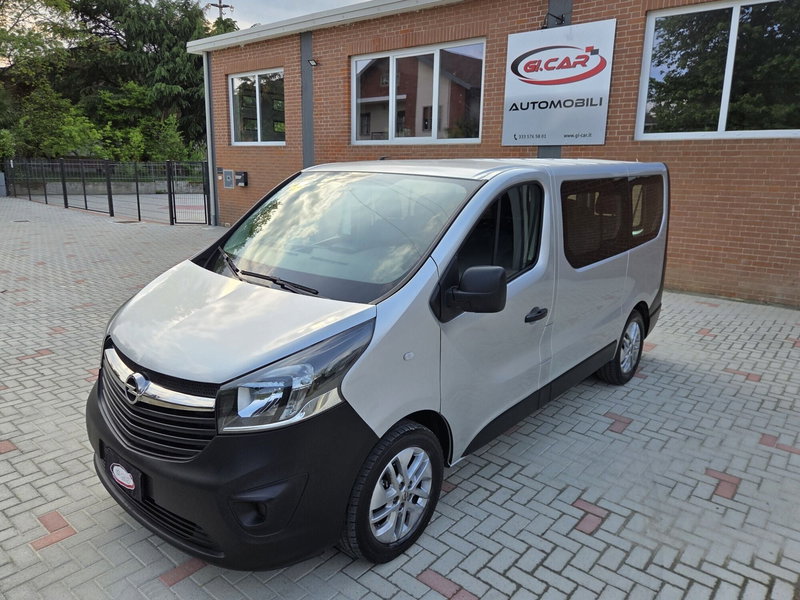 Opel Vivaro Furgone usata a Torino