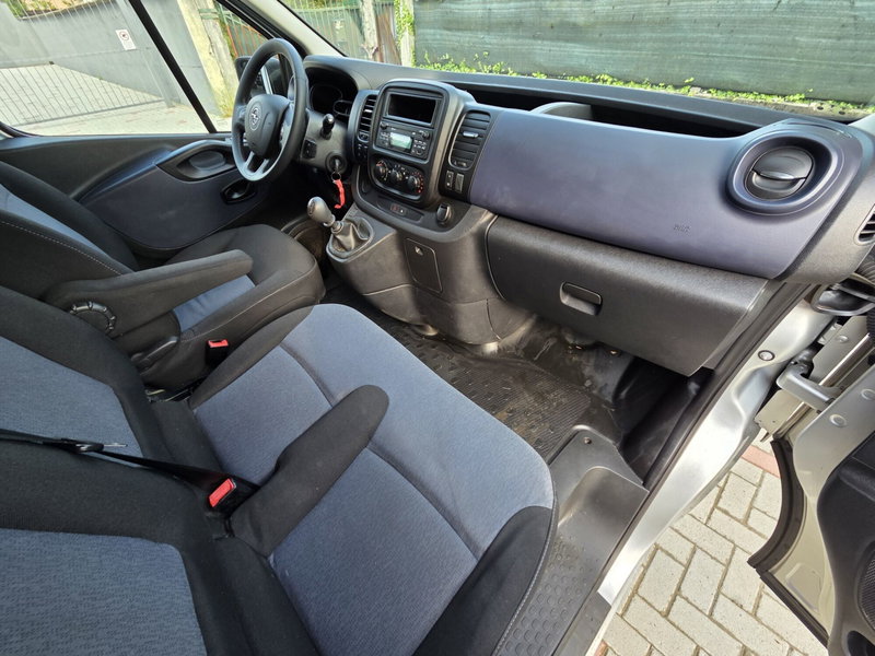 Opel Vivaro Furgone usata a Torino (12)
