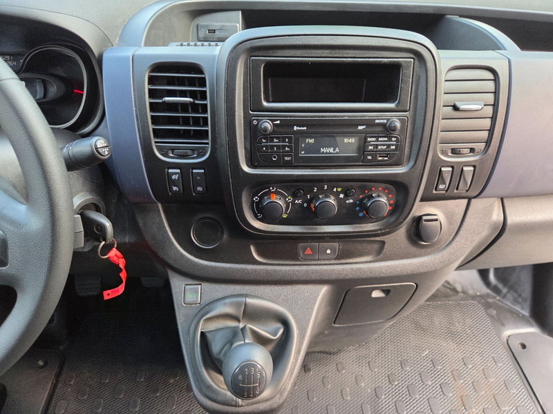 Opel Vivaro Furgone usata a Torino (18)