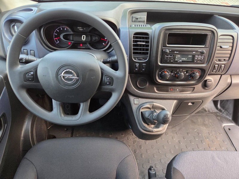 Opel Vivaro Furgone usata a Torino (8)