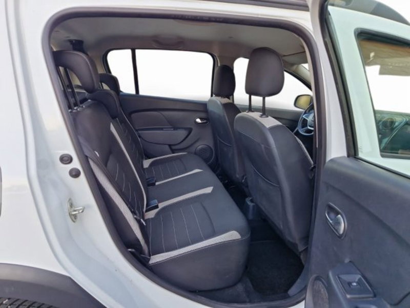 Dacia Sandero usata a Modena (12)