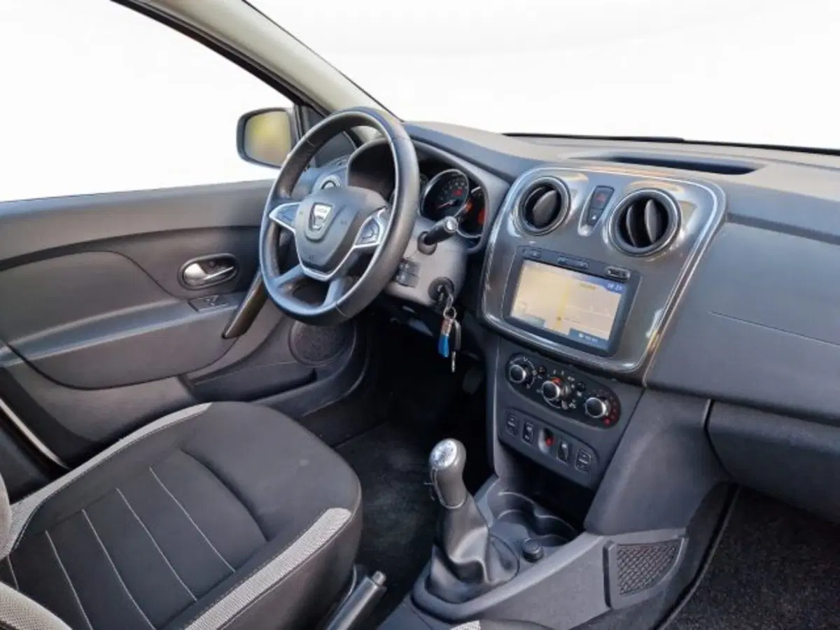 Dacia Sandero usata a Modena (9)