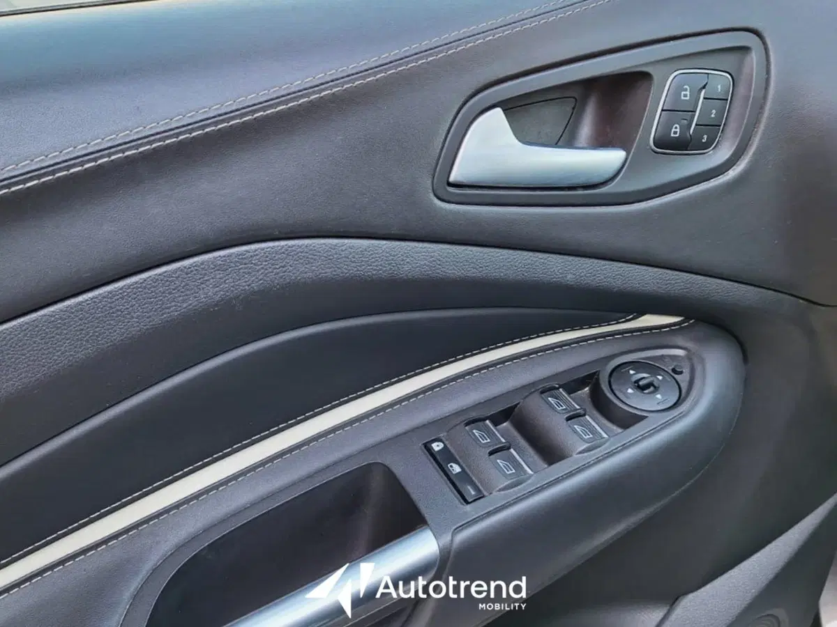 Ford Kuga usata a Bari (12)
