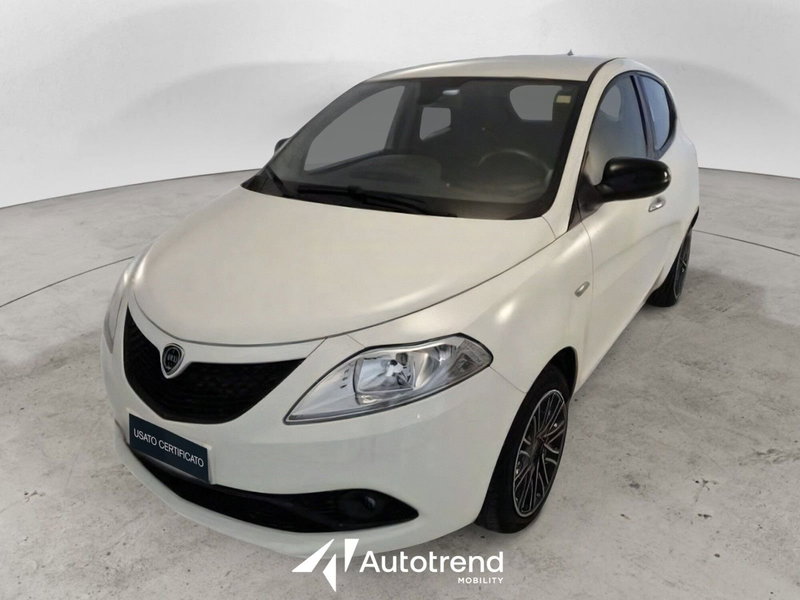 Lancia Ypsilon usata a Bari