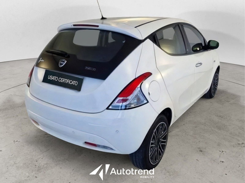 Lancia Ypsilon usata a Bari (2)