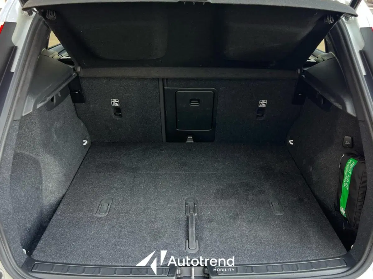 Volvo XC40 usata a Bari (14)