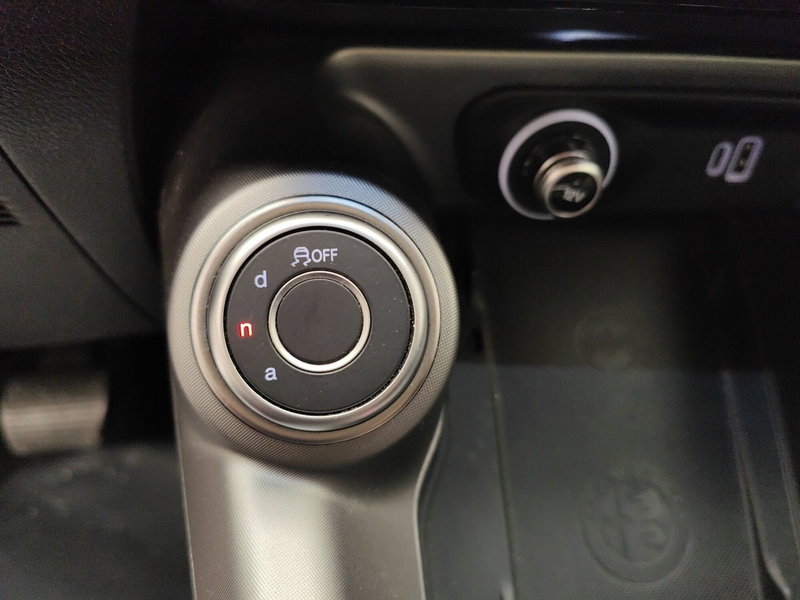Alfa Romeo Tonale usata a Como (17)