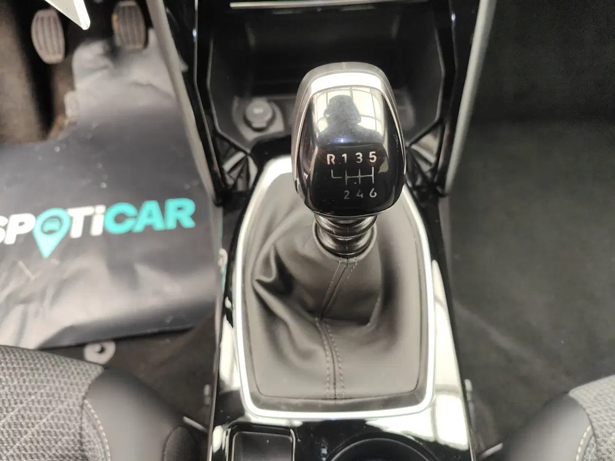 Peugeot 2008 usata a Como (18)