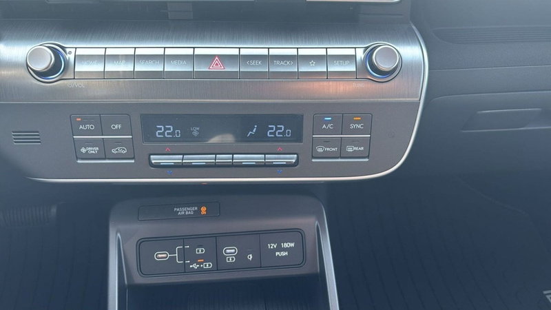 Hyundai Kona nuova a Lucca (14)