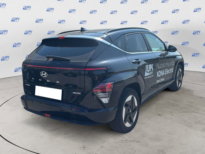 Hyundai Kona nuova a Lucca (6)