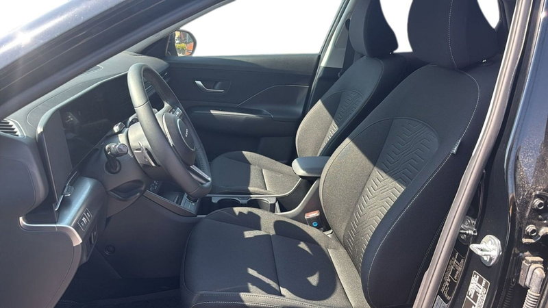 Hyundai Kona nuova a Lucca (9)