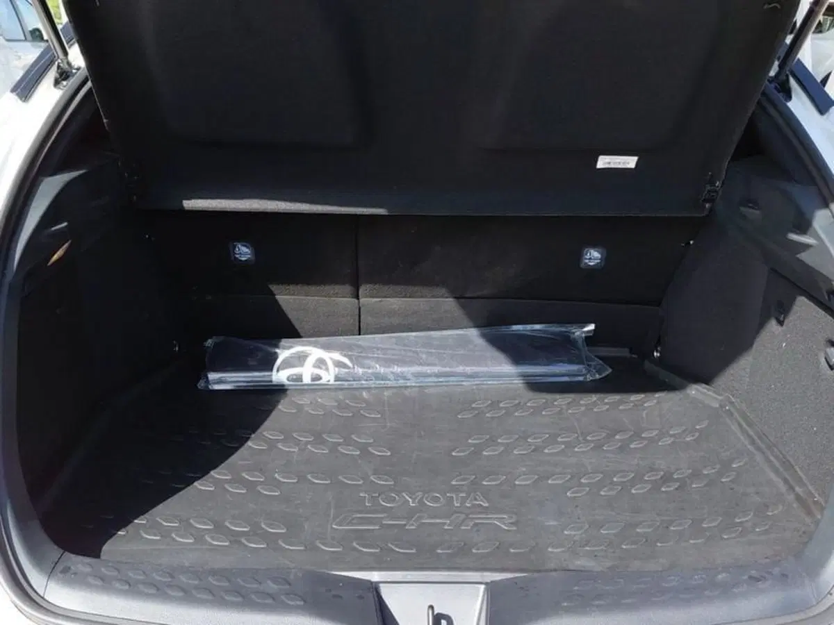 Toyota Toyota C-HR usata a Cagliari (7)