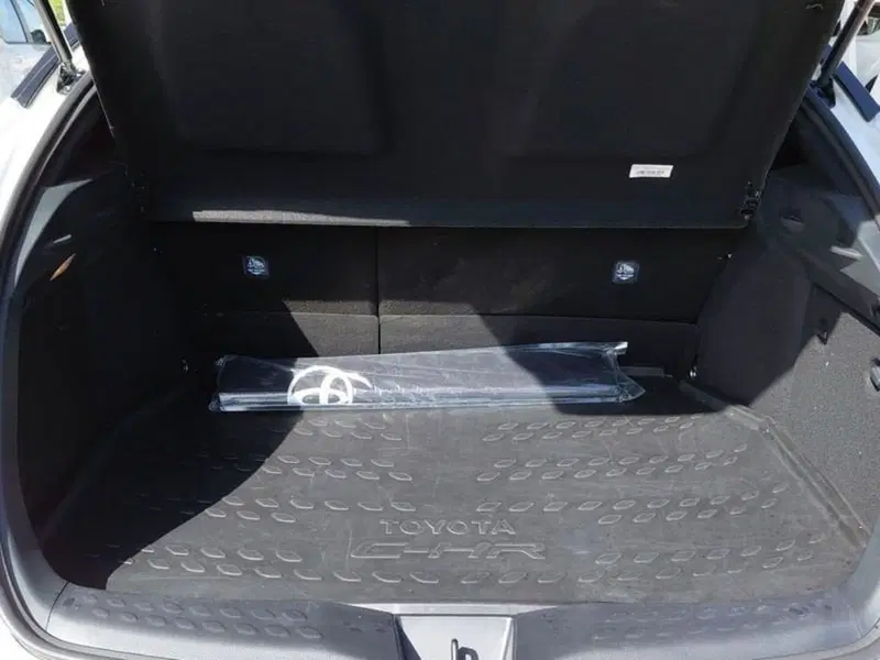 Toyota Toyota C-HR usata a Cagliari (7)