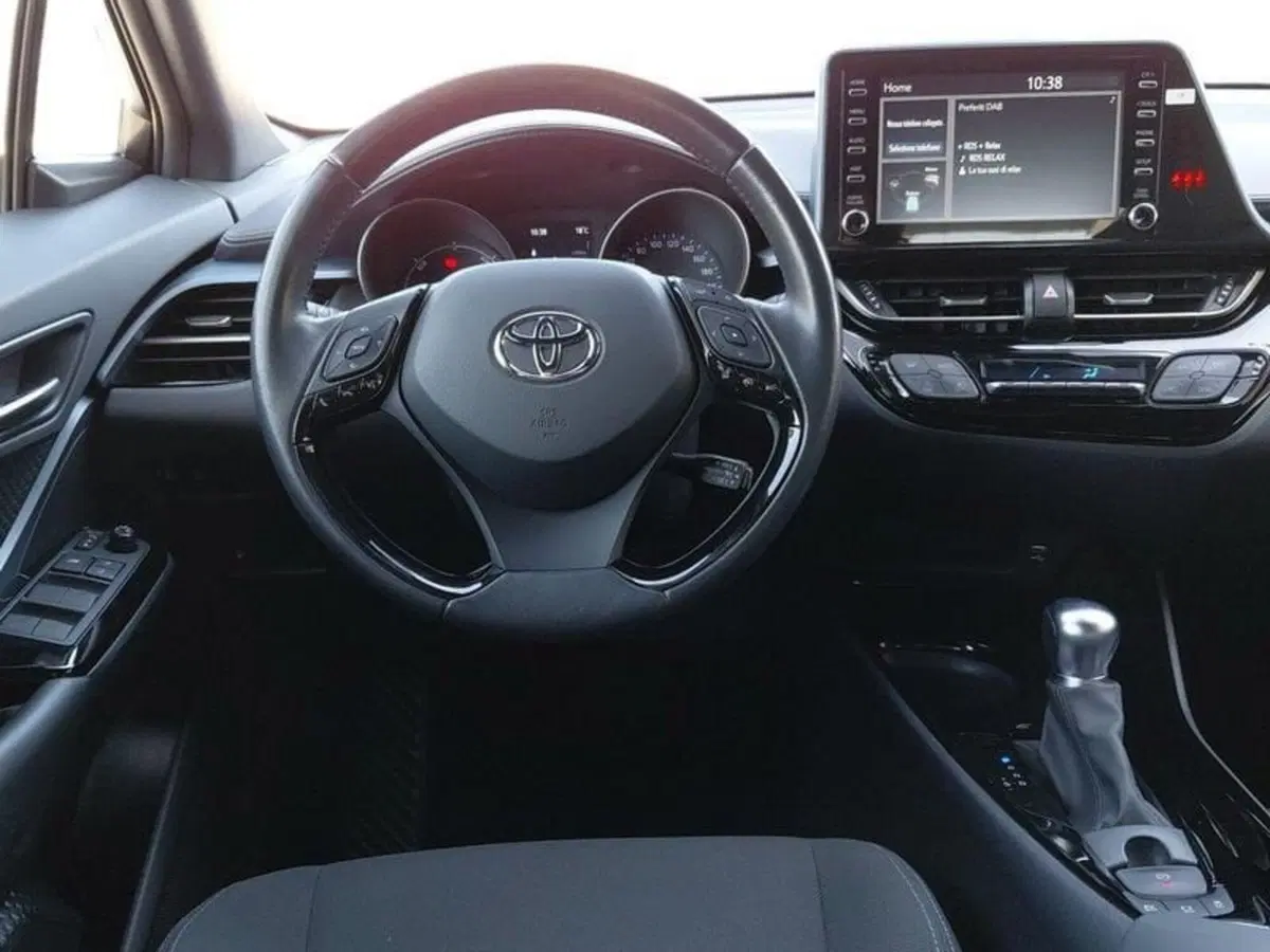 Toyota Toyota C-HR usata a Cagliari (9)