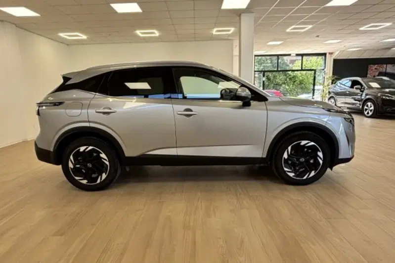 Nissan Qashqai usata a Latina (4)