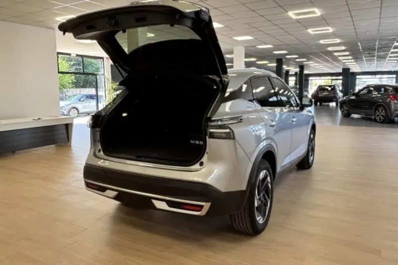 Nissan Qashqai usata a Latina (7)