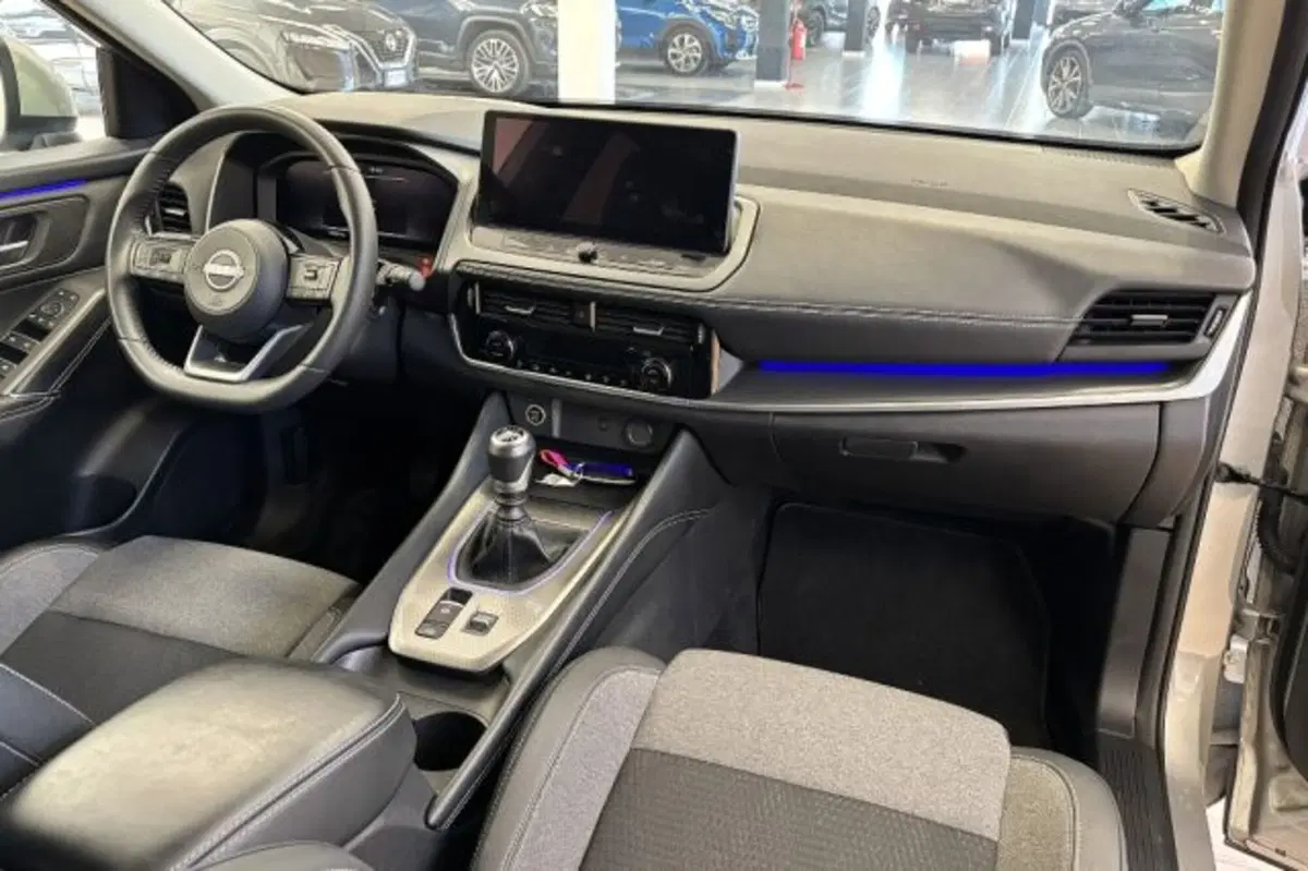 Nissan Qashqai usata a Latina (9)