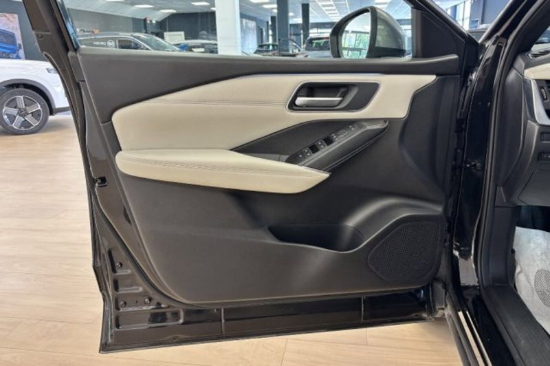 Nissan Qashqai usata a Latina (12)