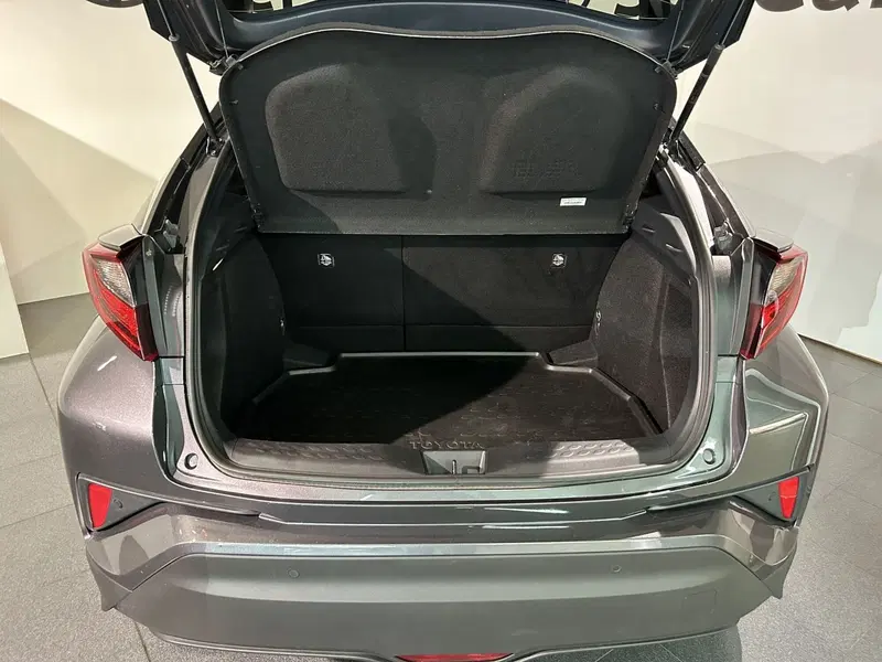 Toyota Toyota C-HR usata a Milano (11)