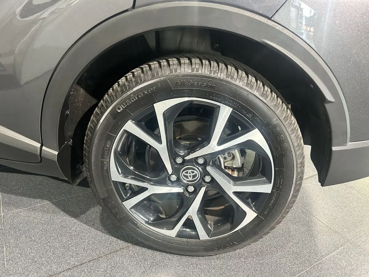 Toyota Toyota C-HR usata a Milano (15)