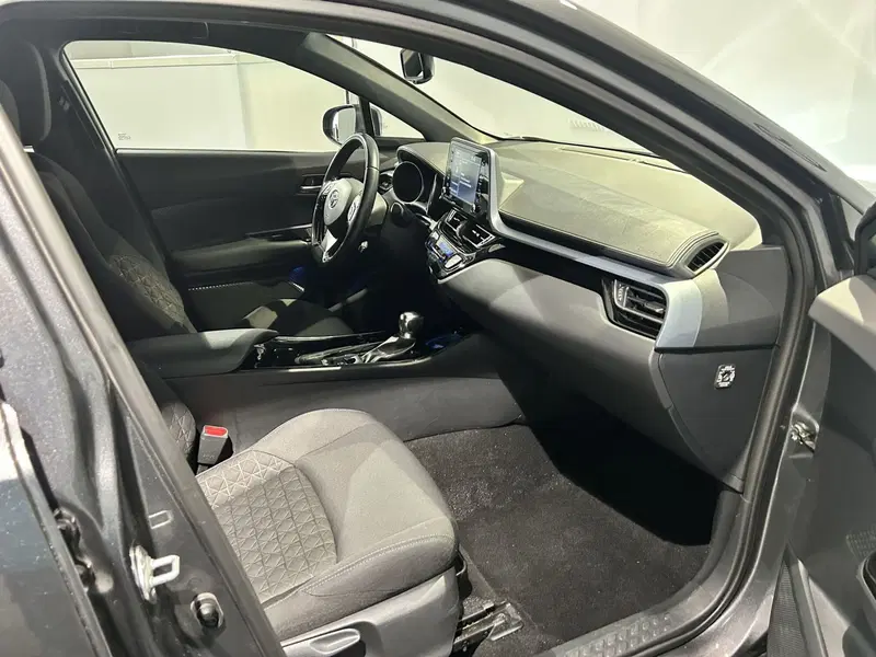 Toyota Toyota C-HR usata a Milano (6)