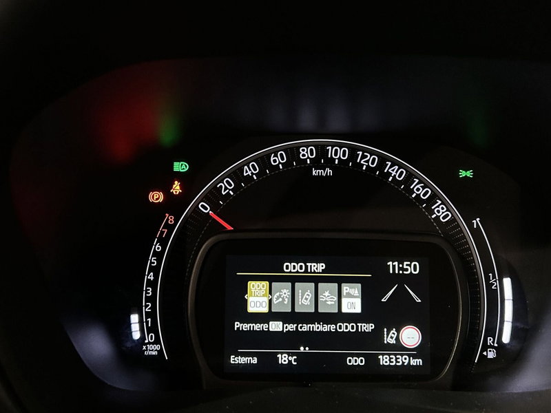 Toyota Aygo X usata a Milano (9)