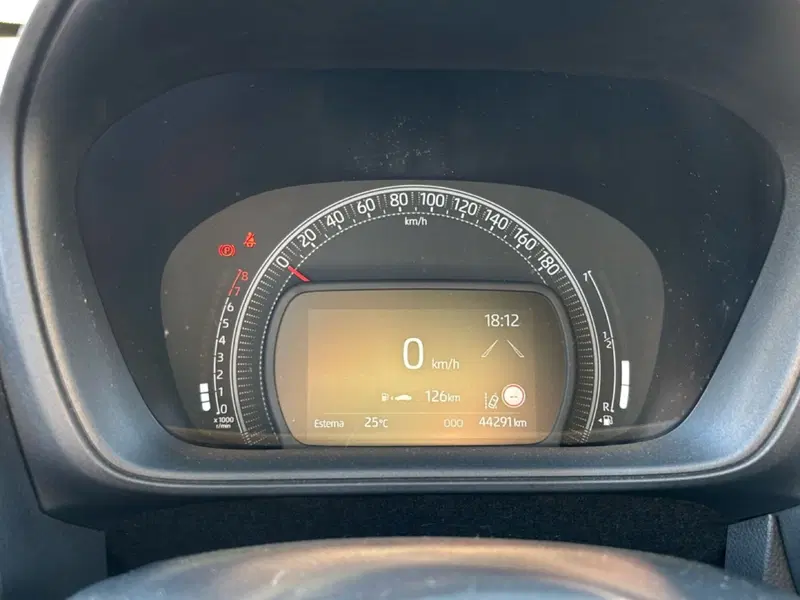 Toyota Aygo X usata a Bologna (11)