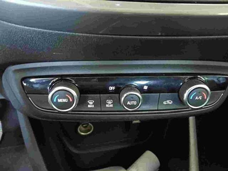 Opel Crossland X usata a Pesaro-Urbino (12)