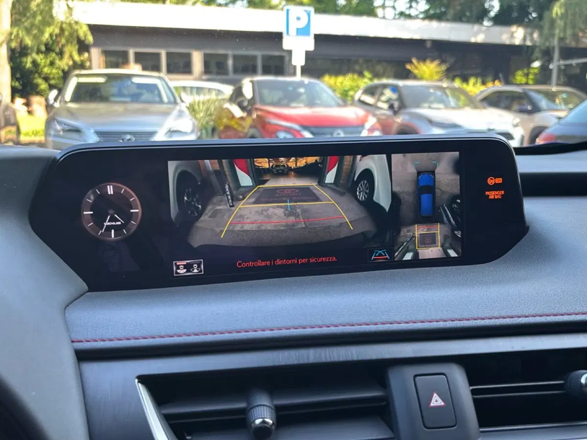 Lexus UX usata a Bologna (14)