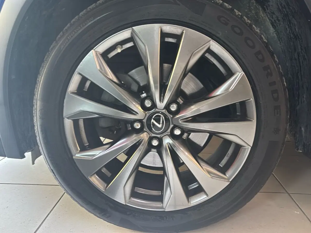 Lexus UX usata a Bologna (16)