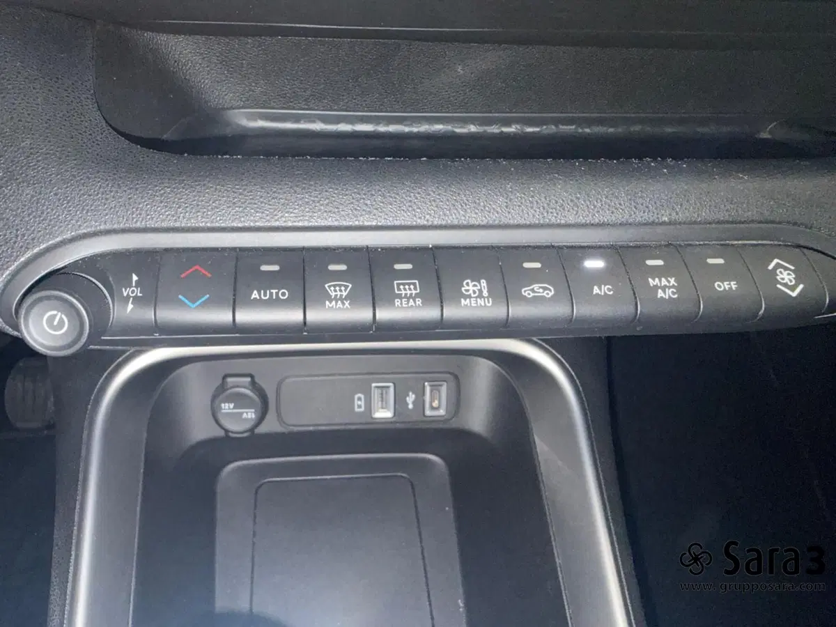 Jeep Avenger usata a Benevento (12)