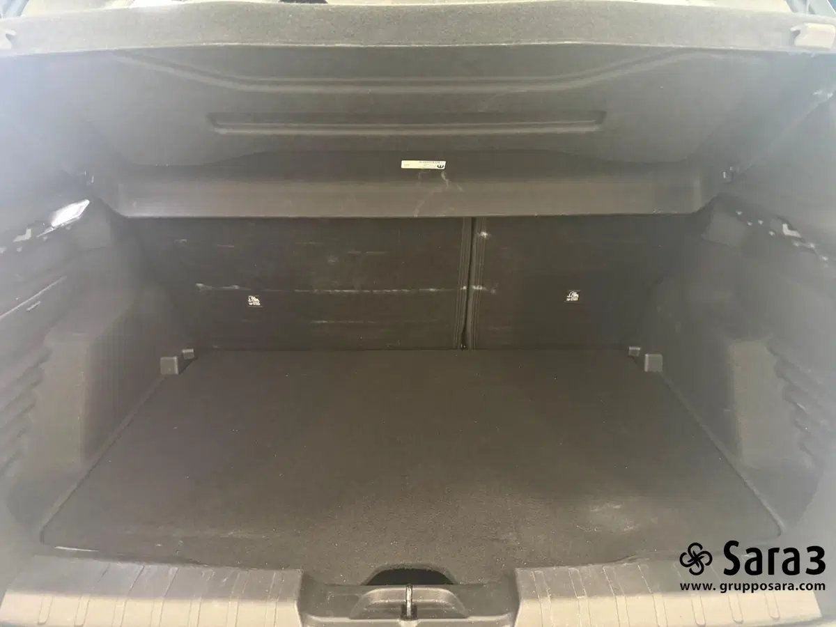 Jeep Avenger usata a Benevento (17)