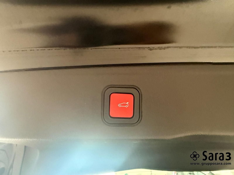 Jeep Avenger usata a Benevento (18)