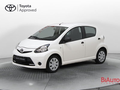 Toyota Aygo 1.0 12V VVT-i 5 porte Active Connect del 2013 usata a Sesto Fiorentino