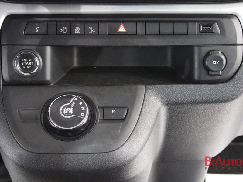 Peugeot Traveller usata a Firenze (17)