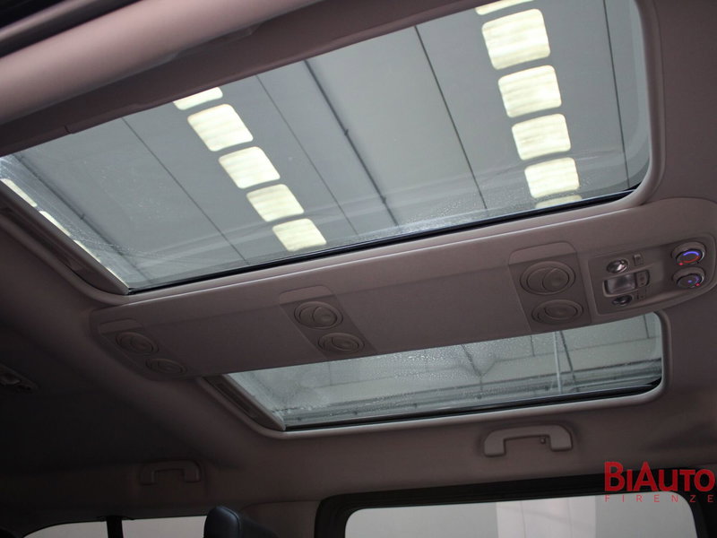 Peugeot Traveller usata a Firenze (18)